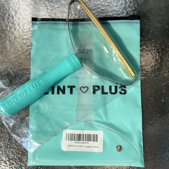 Lint Plus Dog Hair Carpet Rake - Picture 2 of 11